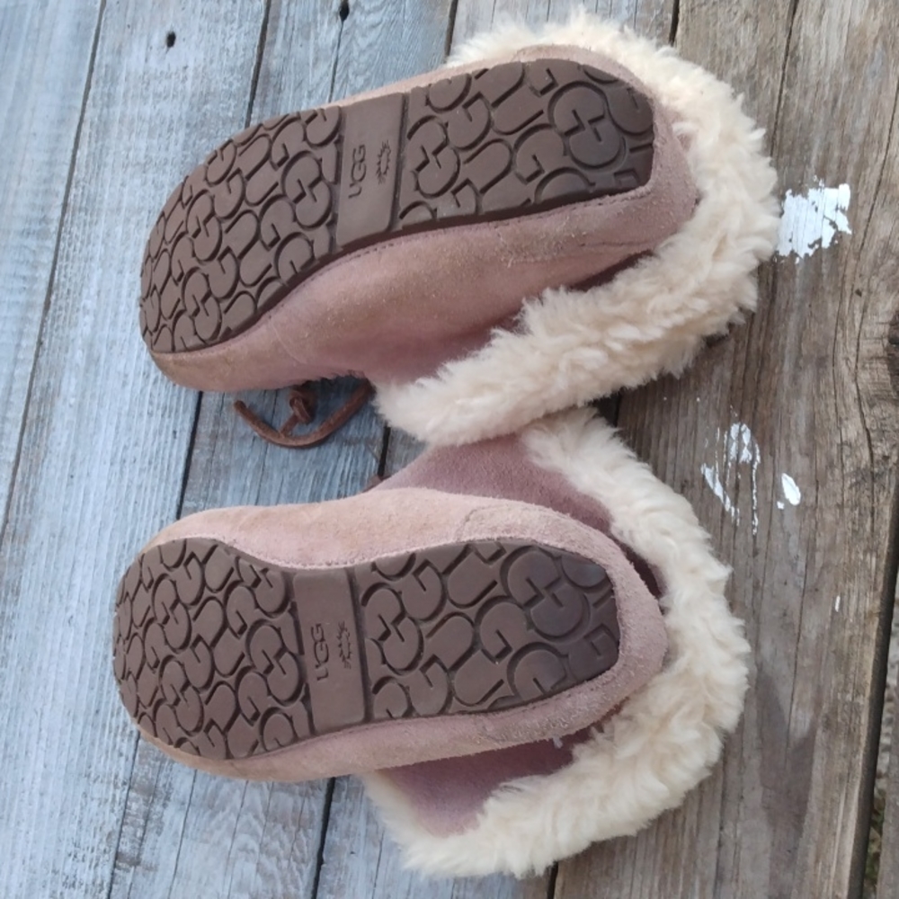 UGG Slippers - Picture 5 of 13